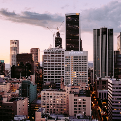 Stay in Downtown Los Angeles amidst the vast array of shopping boutiques, bars and restaurants