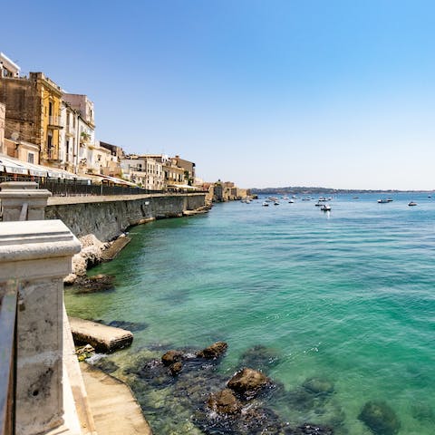 Explore the beaches of Syracuse – Cala Rossa Beach is a short walk away