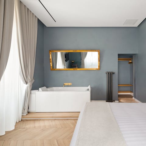 Take a relaxing jacuzzi bath from the comfort of your bedroom