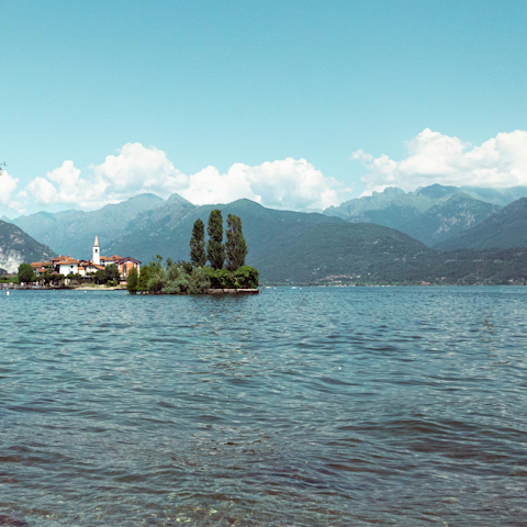 Start the day with a dip in the lake just steps from the garden