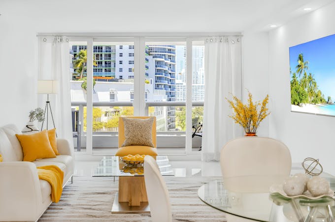  Miami Sophisticate