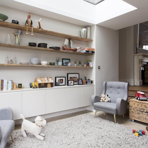 Enjoy happy moments with the whole family in the bright living area