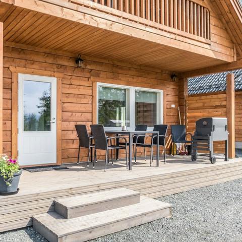 Grill some hearty fare up on the barbecue and dine on the covered terrace