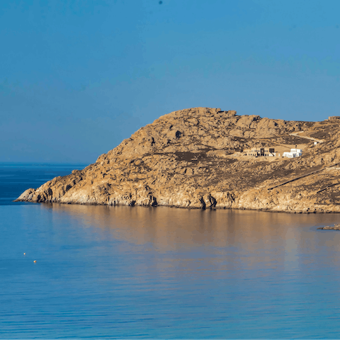 Stay in Elia, only a four-minute drive from Paralia Elia beach