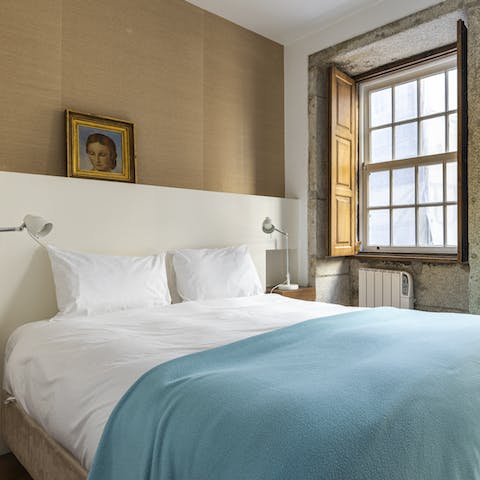 Sleep well in the comfortable bedroom
