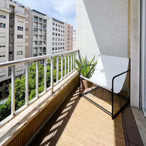 Take your pick from two sunny balconies for evening drinks