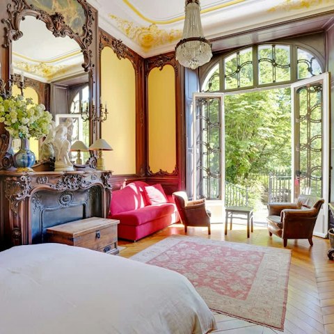 Wake up to verdant views of the private garden