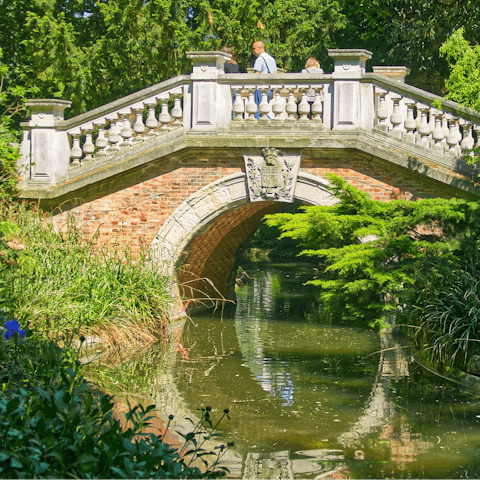 Picnic in neighbouring Parc Monceau