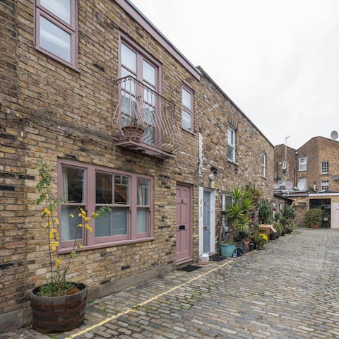 Enjoy the peace of this mews house in Maida Vale
