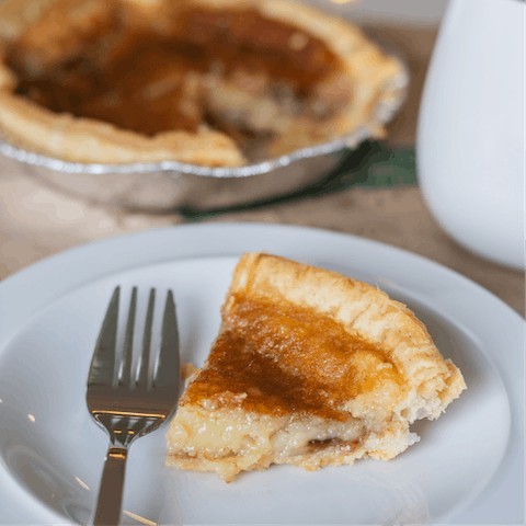 Gather around the kitchen island for a cup of tea and a local Bakewell tart