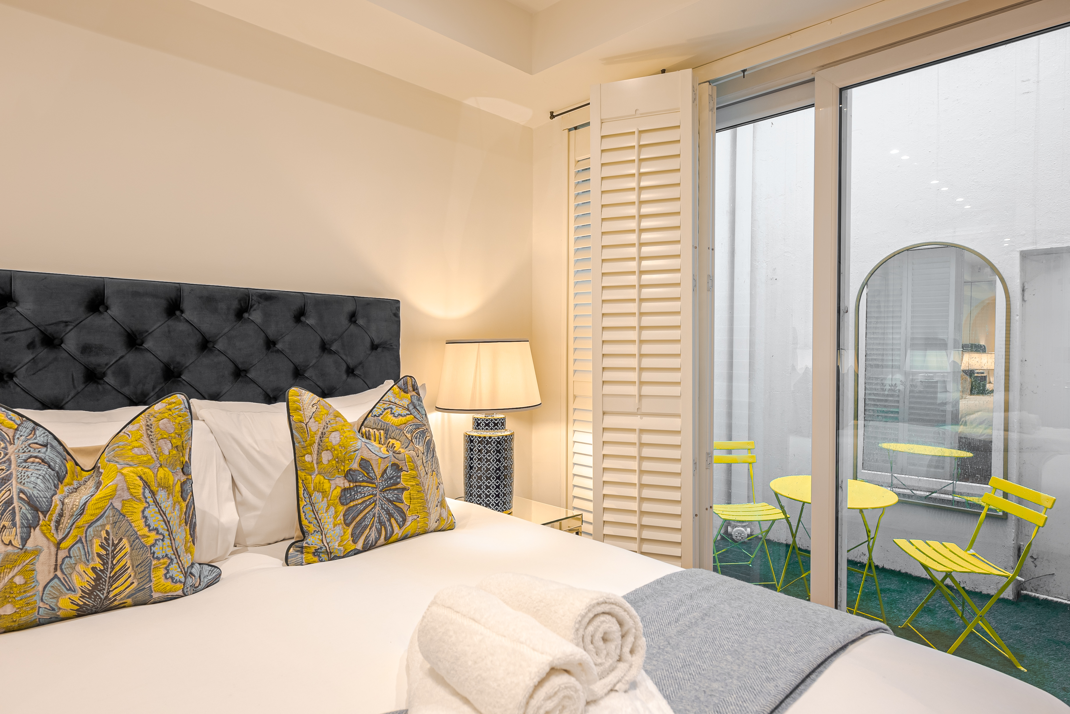 bg