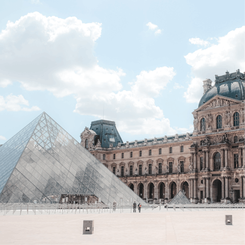 Visit the Mona Lisa at the Louvre – you can walk there in a few minutes