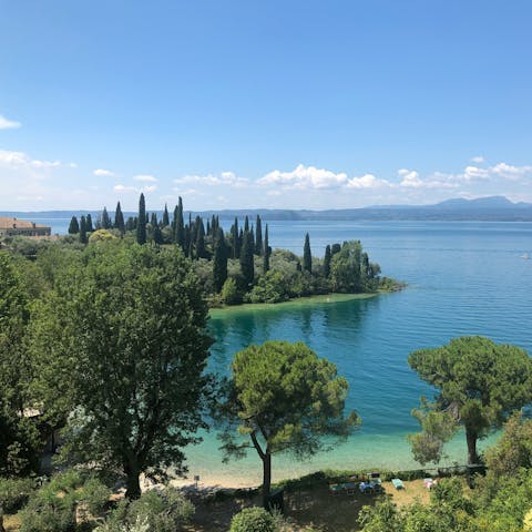 Reach the shoreline of picturesque Lake Garda in just five minutes by foot