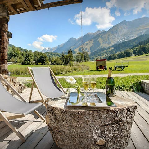 Raise a toast to the eye-catching views surrounding you