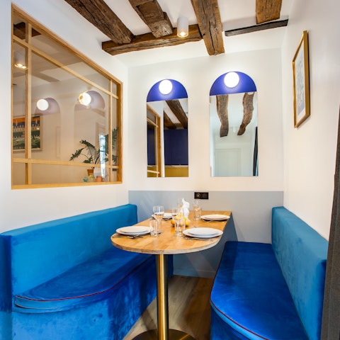 Lay the table for breakfast in the dining nook