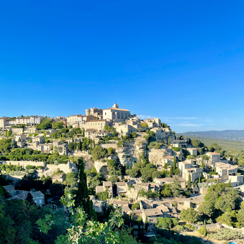 Stay a twenty-minute drive from the village of Gordes