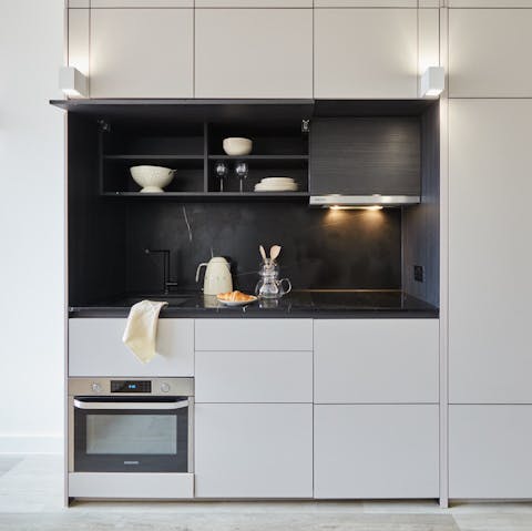 Make breakfast at home in the kitchenette