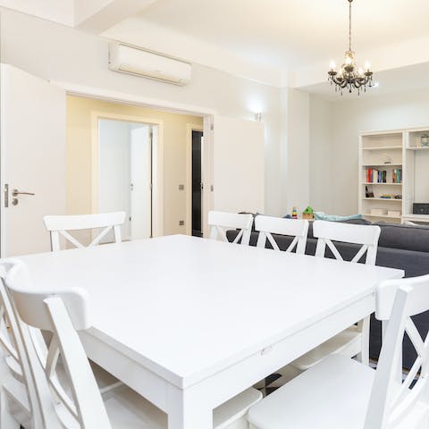 Cook with fresh ingredients from the Bolhão Market and serve up a delicious home-cooked meal