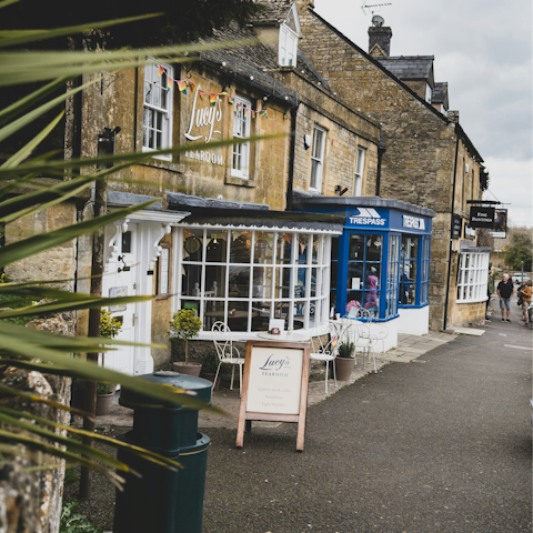 Spend the day in Stow-on-the-Wold, 5 miles away
