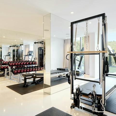 Start the day with good intentions in the well-equipped gym