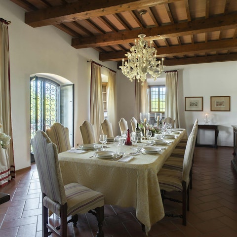 Hire in a private chef for an atmospheric dinner party