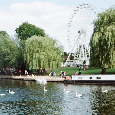 Visit the medieval market town of Stratford-upon-Avon, birthplace of Shakespeare