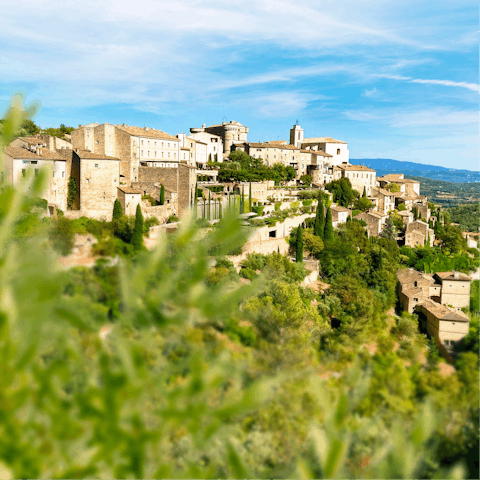 Explore Provence, including beautiful Isle-sur-la-Sorgue, a two-minute drive away