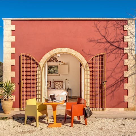 Enjoy the privacy of the separate outhouse after a sunny afternoon on the patio