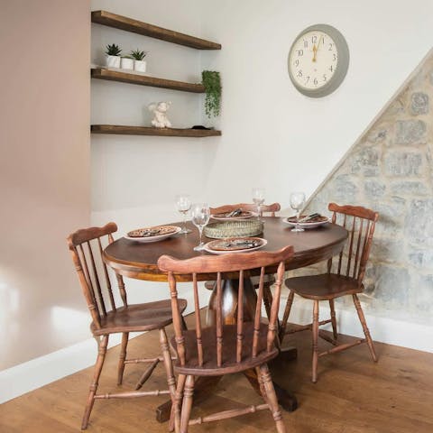 Enjoy breakfast at the dining table before strolling to the beach