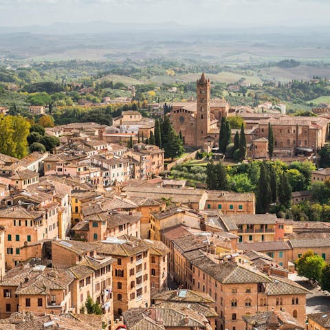 Explore Tuscany, including the medieval town of Fucecchio, just over 4 kilometres away