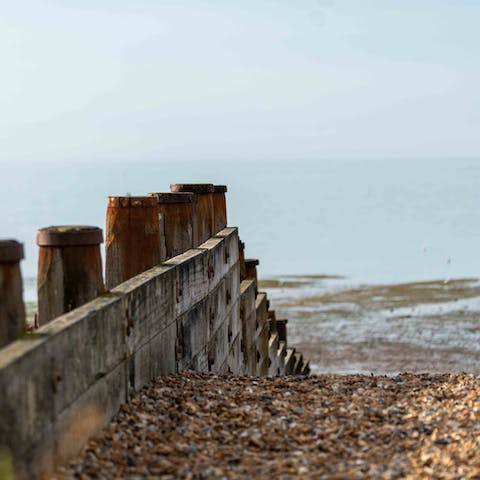 Take the short ten-minute stroll to Deal beach for afternoons of picnics and paddling