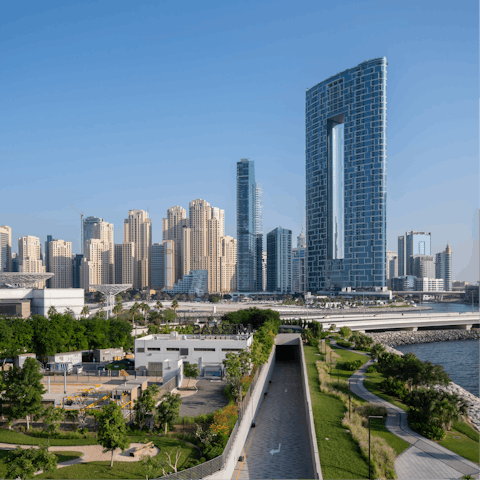 Explore Bluewaters Island, a scenic offshoot of Jumeirah Beach Residence