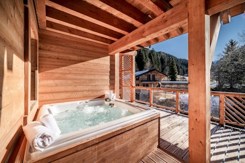 Savour long soaks in the private Jacuzzi
