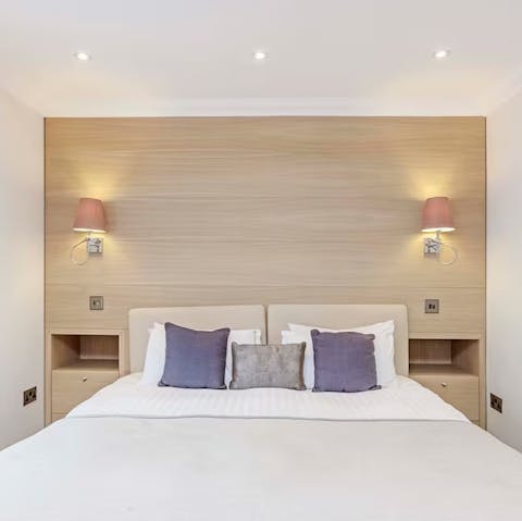 Enjoy a peaceful night's sleep in the comfortable bed – you'll wake up rested and ready for another day of London sightseeing