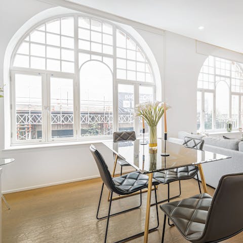 Relax in style in the light of the huge windows