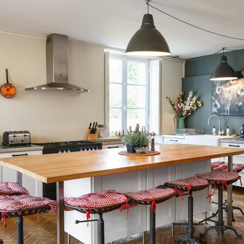 Choose between the formal dining room and the eat-in kitchen