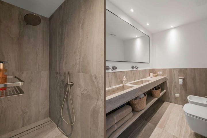 Bathroom photo