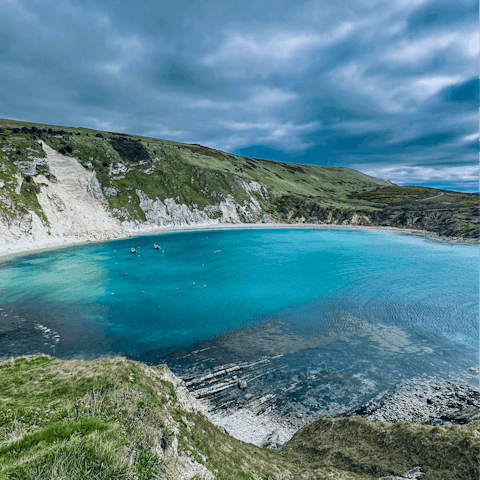 Discover Lulworth Cove, eighteen kilometres from your door