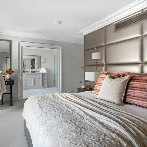 Drift off to sleep in the peaceful, top-floor bedrooms