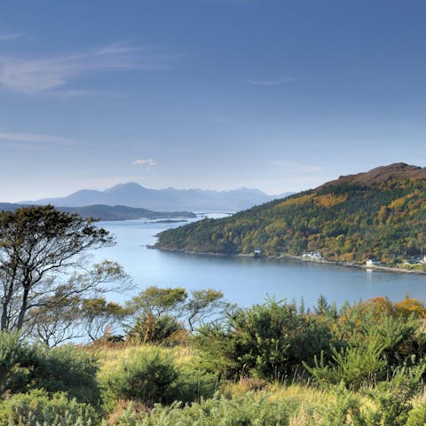Stay on the banks of Loch Alsh, just outside Kyle of Lochalsh