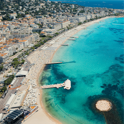 Stay a ten-minute drive from the centre of Cannes