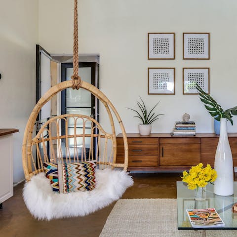 Get into the swing of desert living