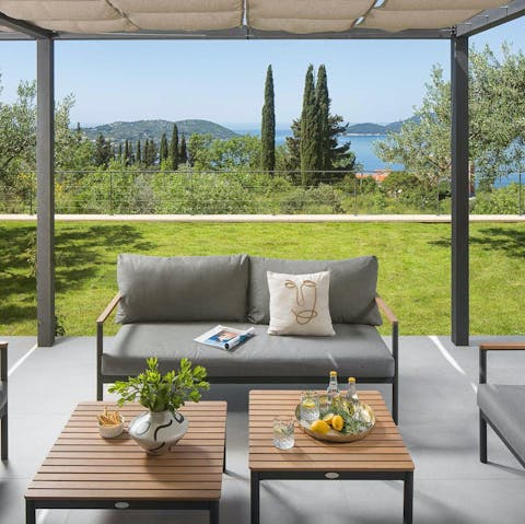 Serve your favourite sunset drinks on the terrace