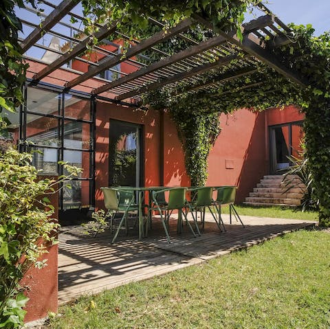 Whip up an evening meal to enjoy alfresco on your shaded patio