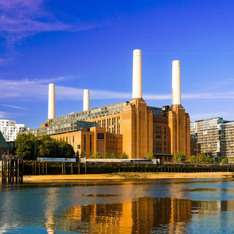 Walk twenty minutes to Battersea Power Station