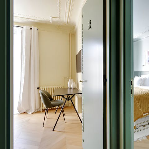 Fire off those last few work emails at the handy desk space