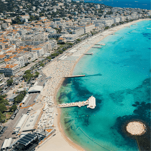 Take a stroll to Cannes beach – just 500 metres away