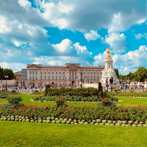 Watch the changing of the guard at Buckingham Palace, located close by