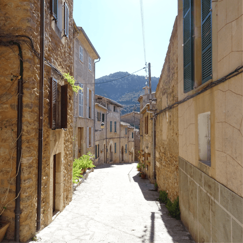 Head into Artà for an evening meal – just a two-kilometre drive away