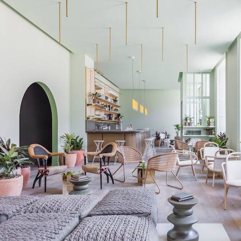 Make friends at the in-house cafe